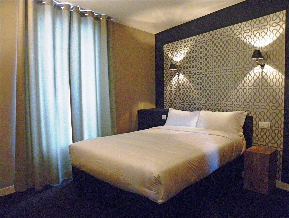 Hotel Les Terres Blanches Chatou Exterior foto